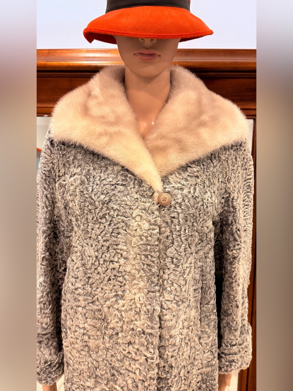 Vintage 1950s Albrechts Genuine Gray Curly Lamb & Mink Fur Jacket